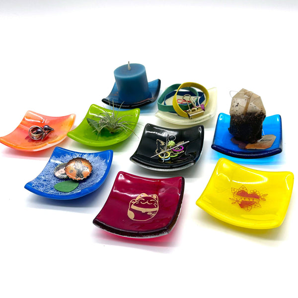 Maneki Neko Lucky Cat Handmade 2.75" Fused Glass Small Dish